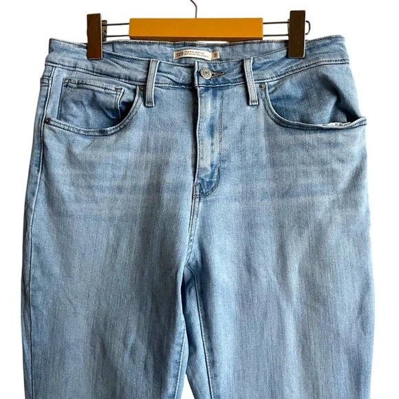 Levi’s 725 High Rise Bootcut Jeans Tribeca Light Wash Size 31 - Picture 3 of 16